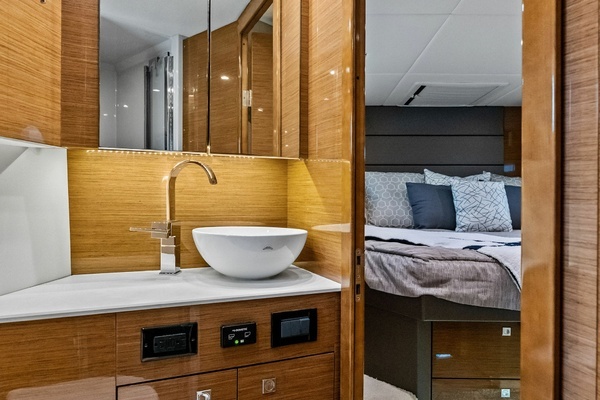 Cruisers Yachts 42 Cantius Yacht For Sale