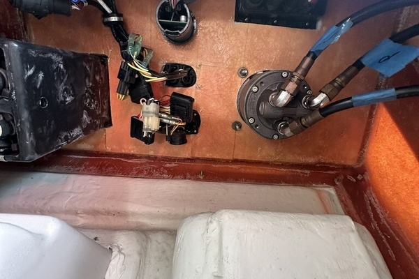 25ft Sea Hunt Yacht For Sale