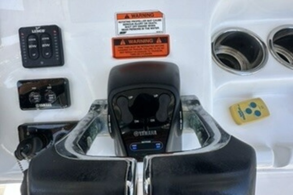 25ft Sea Hunt Yacht For Sale