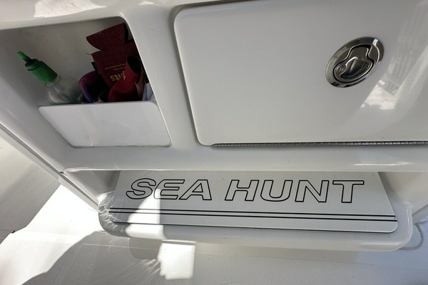 25ft Sea Hunt Yacht For Sale