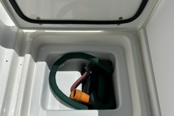 25ft Sea Hunt Yacht For Sale