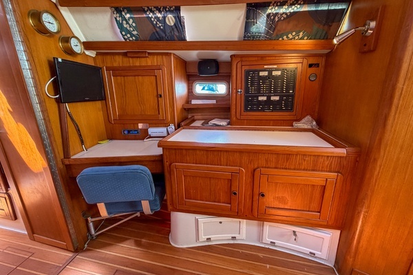 Photo of the 1993 Catalina 42 "Jolly Mon!"