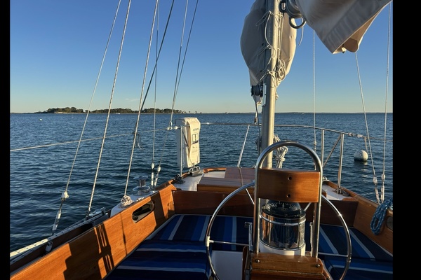 40ft Hinckley Yacht For Sale