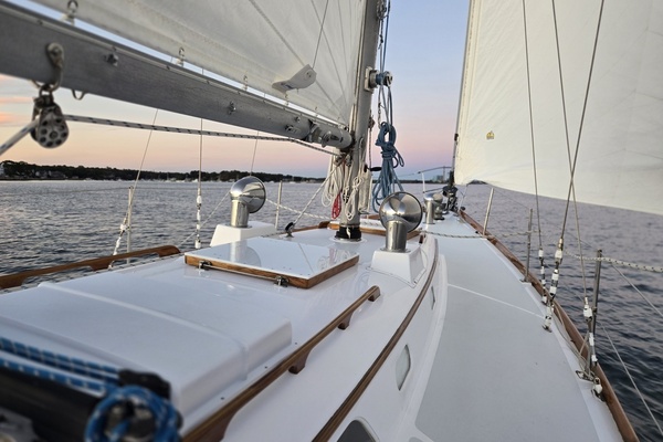 40ft Hinckley Yacht For Sale