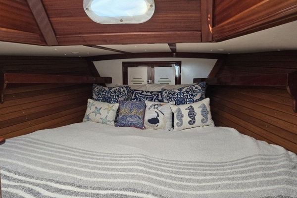 Photo of the 1970 Hinckley Bermuda 40