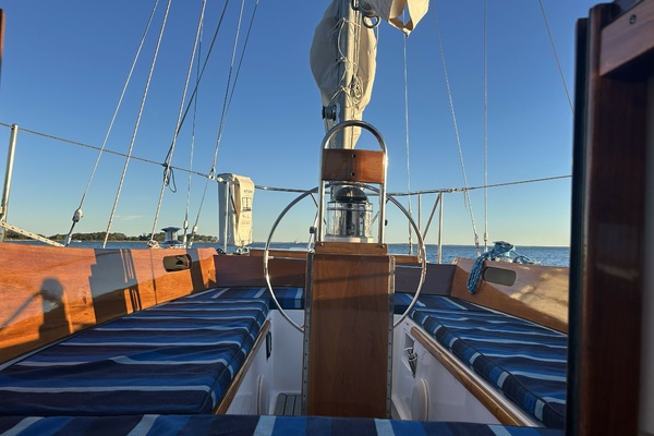 40ft Hinckley Yacht For Sale