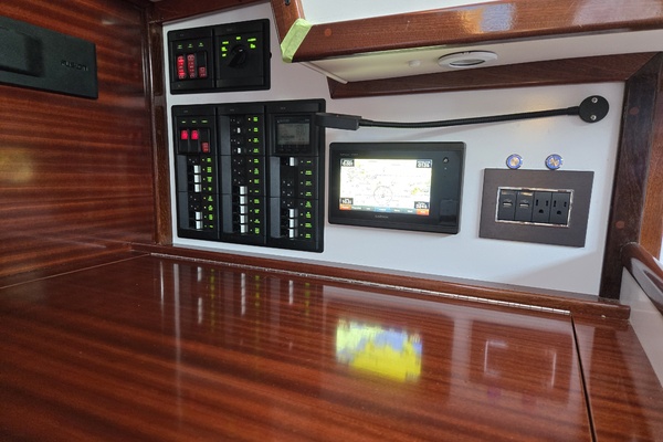 40ft Hinckley Yacht For Sale