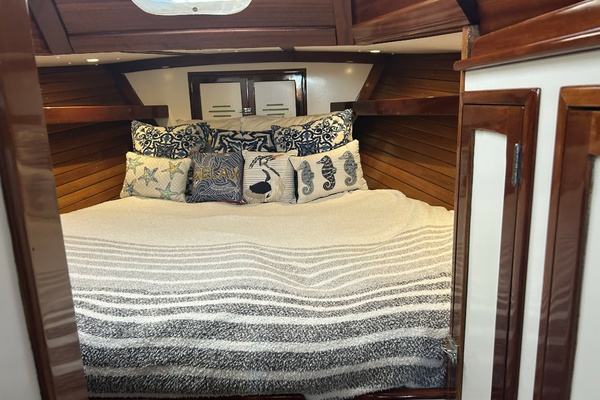 40ft Hinckley Yacht For Sale