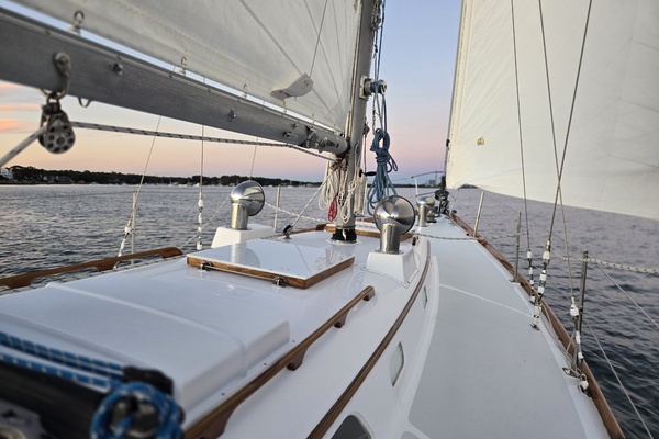 40ft Hinckley Yacht For Sale