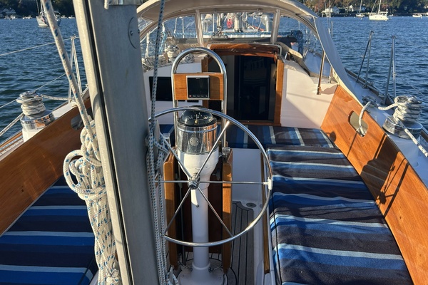40ft Hinckley Yacht For Sale