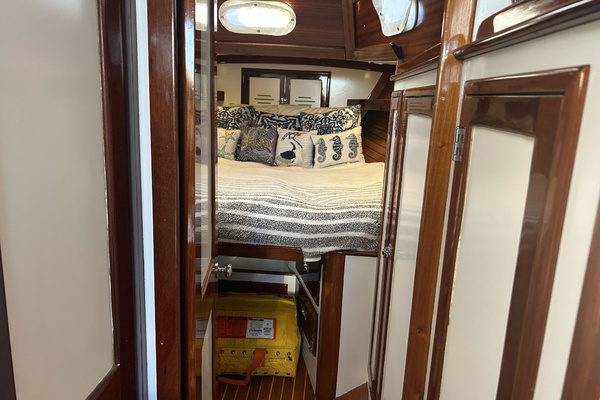 40ft Hinckley Yacht For Sale