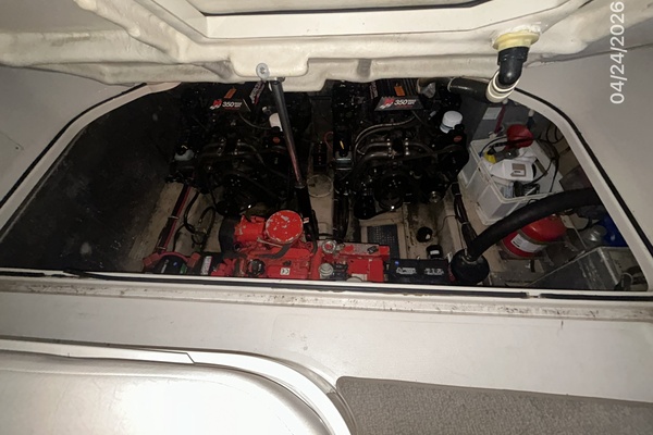 32' Regal engine compartment access