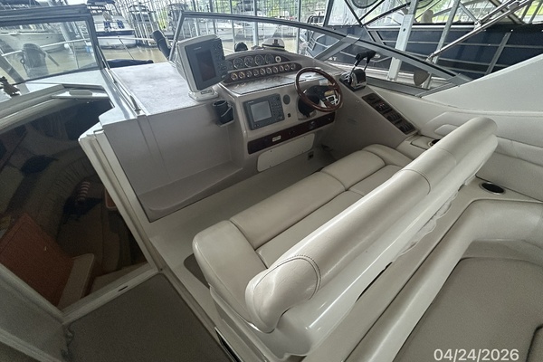 32' Regal helm1