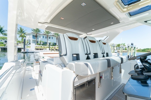 Tiara Yachts 38 LS Yacht For Sale