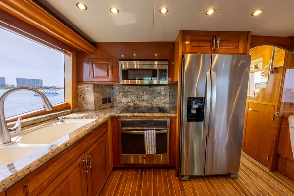 HAVILAH 75ft Hatteras Yacht For Sale