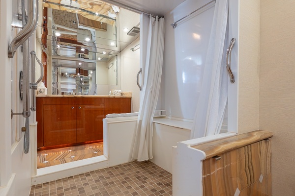 HAVILAH 75ft Hatteras Yacht For Sale