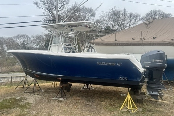 Photo of the 2013 Sailfish 290 CC