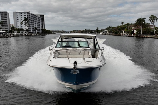 Photo of the 2021 Sea Ray Sundancer 320 Outboard "MOJO"