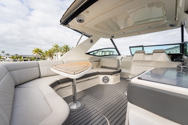 2021 Sea Ray 32