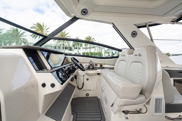 MOJO 32ft Sea Ray Yacht For Sale
