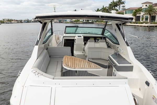MOJO 32ft Sea Ray Yacht For Sale