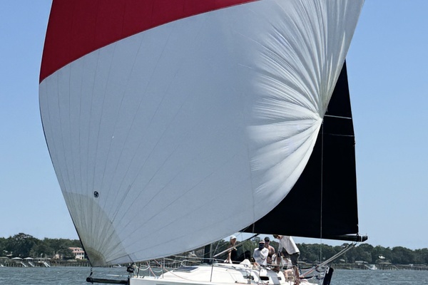 J/109 Shoal Draft with Carbon Spars