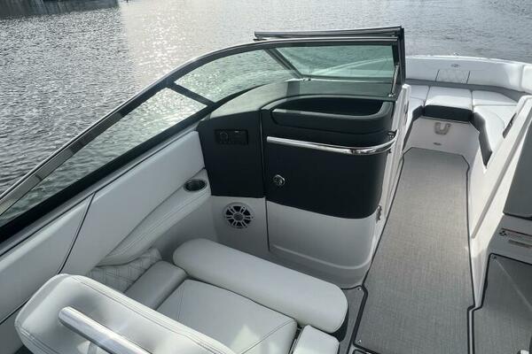 26ft Regal Yacht For Sale