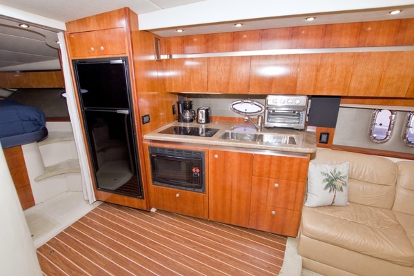 2008 Cruisers Yachts 42