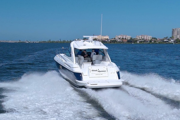 2008 Cruisers Yachts 42