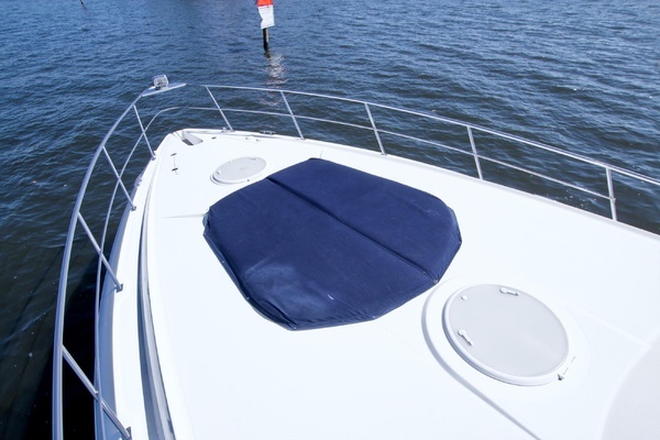 2008 Cruisers Yachts 42