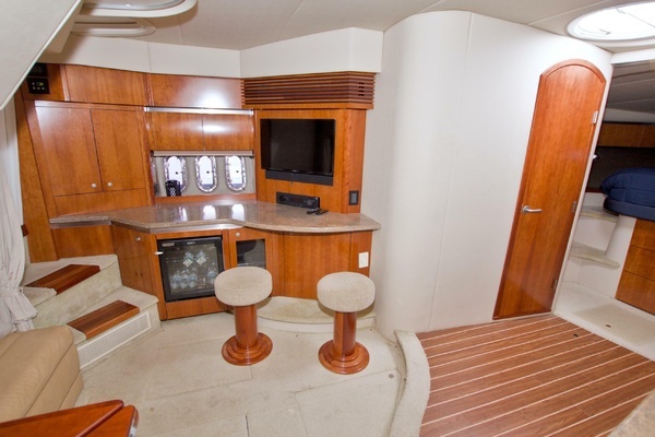 2008 Cruisers Yachts 42