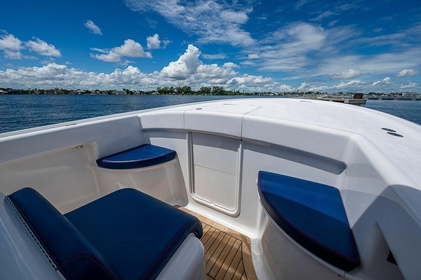 Photo of the 2010 Winter Custom Yachts Center Console "CANDY RIDE"