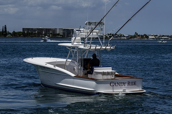 Photo of the 2010 Winter Custom Yachts Center Console "CANDY RIDE"