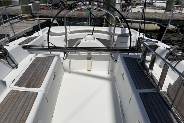 Lanikai 40ft Beneteau Yacht For Sale