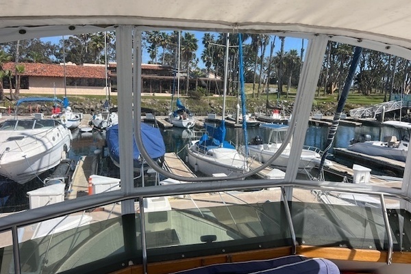 Egg Harbor Flydridge 32 Yacht For Sale