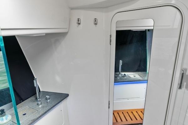 2023 Boston Whaler 40