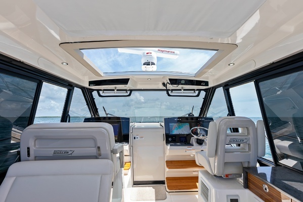 2023 Boston Whaler 40