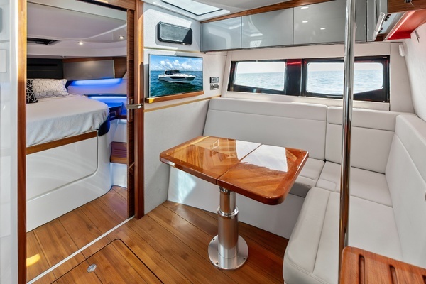 2023 Boston Whaler 40