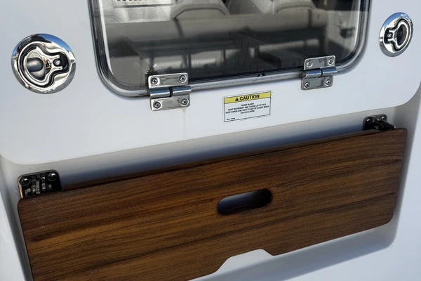 Boston Whaler 405 Conquest Yacht For Sale