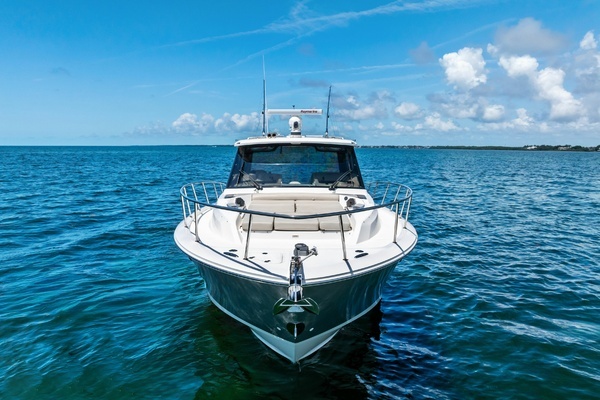 2023 Boston Whaler 40
