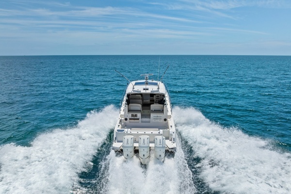 2023 Boston Whaler 40