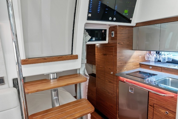 2023 Boston Whaler 40