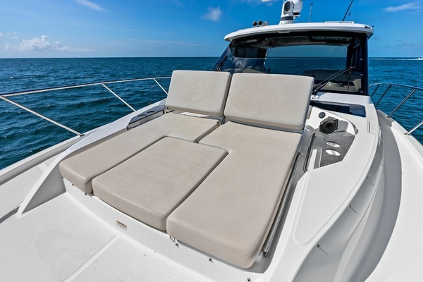 2023 Boston Whaler 40