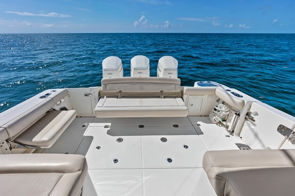 2023 Boston Whaler 40