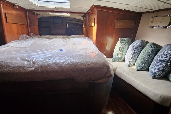 54ft Irwin Yacht For Sale