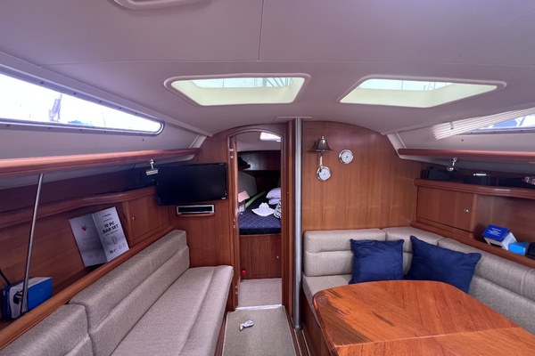 Sound Affect 38ft Hunter Yacht For Sale