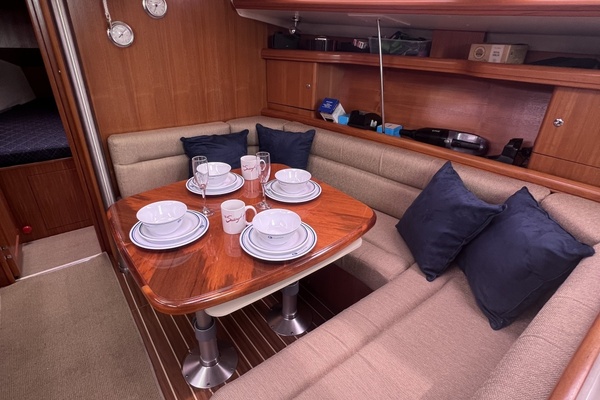 Sound Affect 38ft Hunter Yacht For Sale