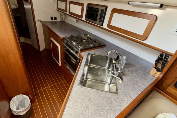 Surreal 47ft Caliber Yacht For Sale