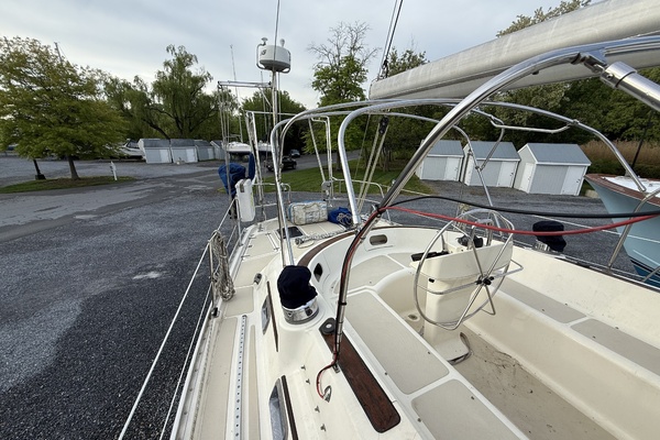 Surreal 47ft Caliber Yacht For Sale