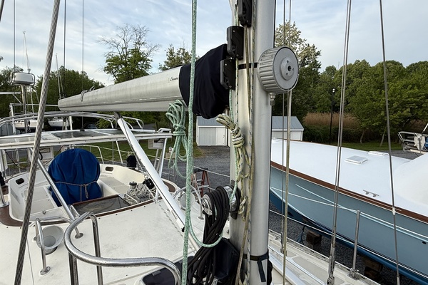 Surreal 47ft Caliber Yacht For Sale